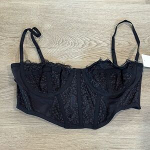 NWT Out From Under Urban Outfitters Black Lace Bustier – Size Medium